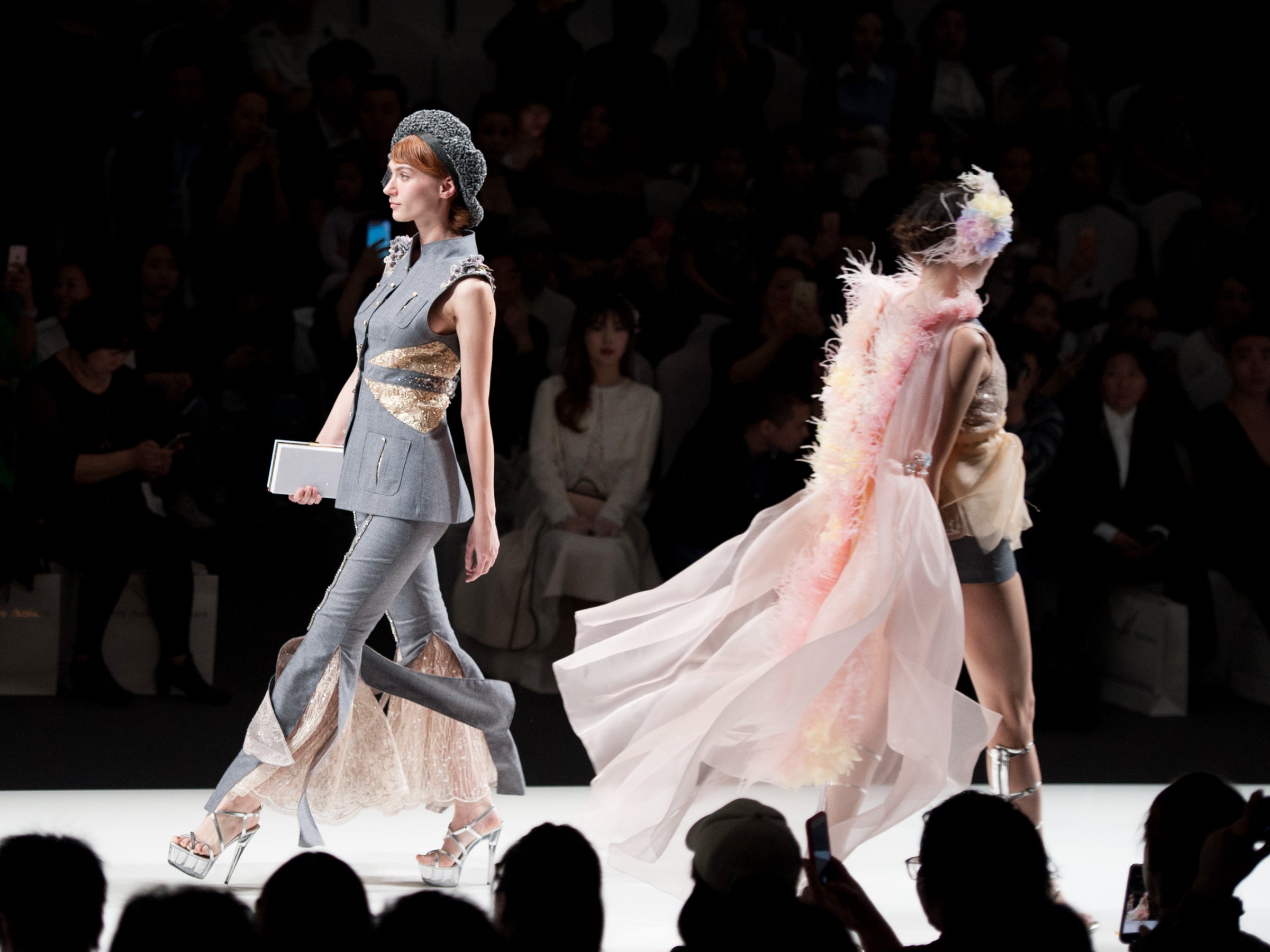 ¿Qué es la alta costura y qué la hace tan exclusiva?