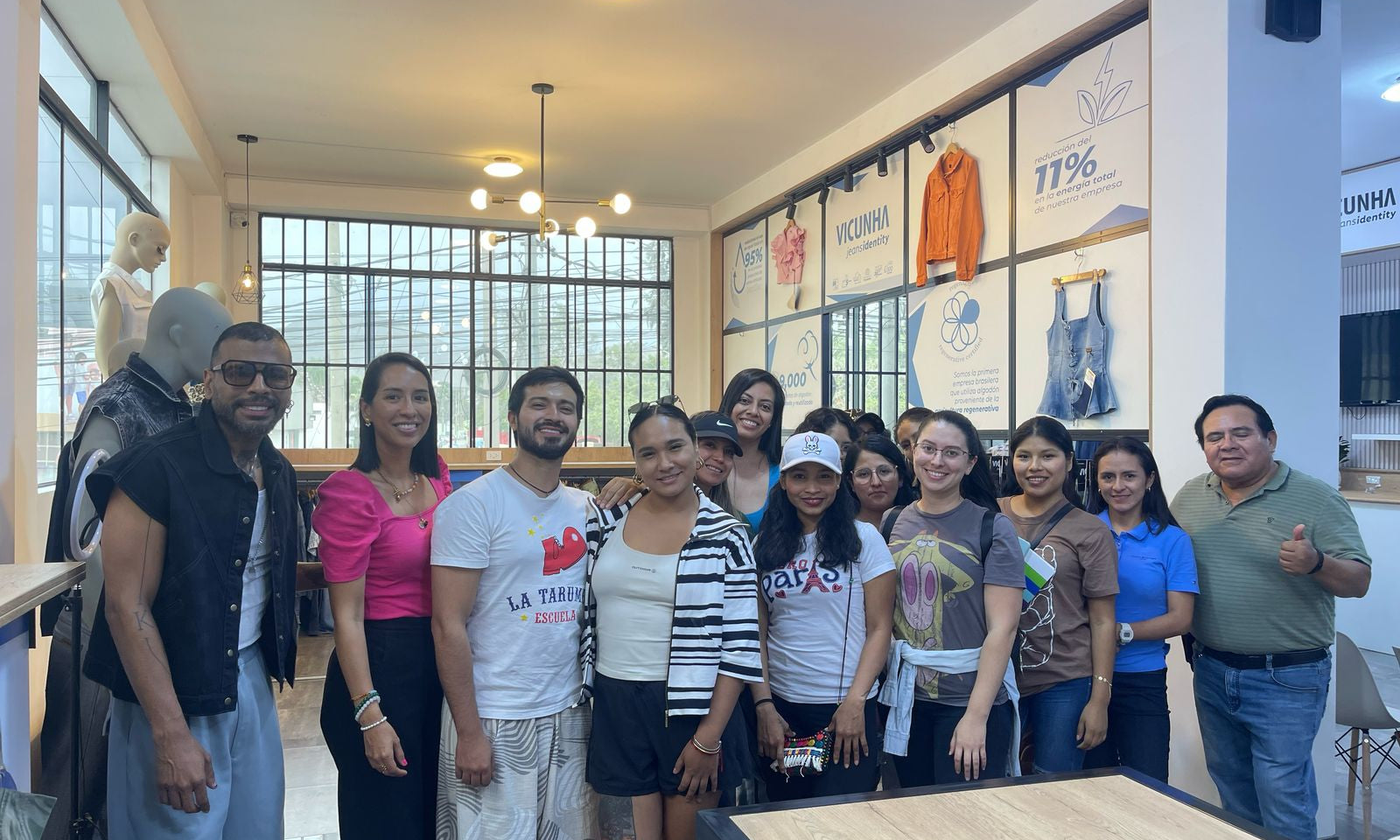 Visita a la Fábrica de Vicunha Textil: Impulsando la Creatividad a los estudiantes