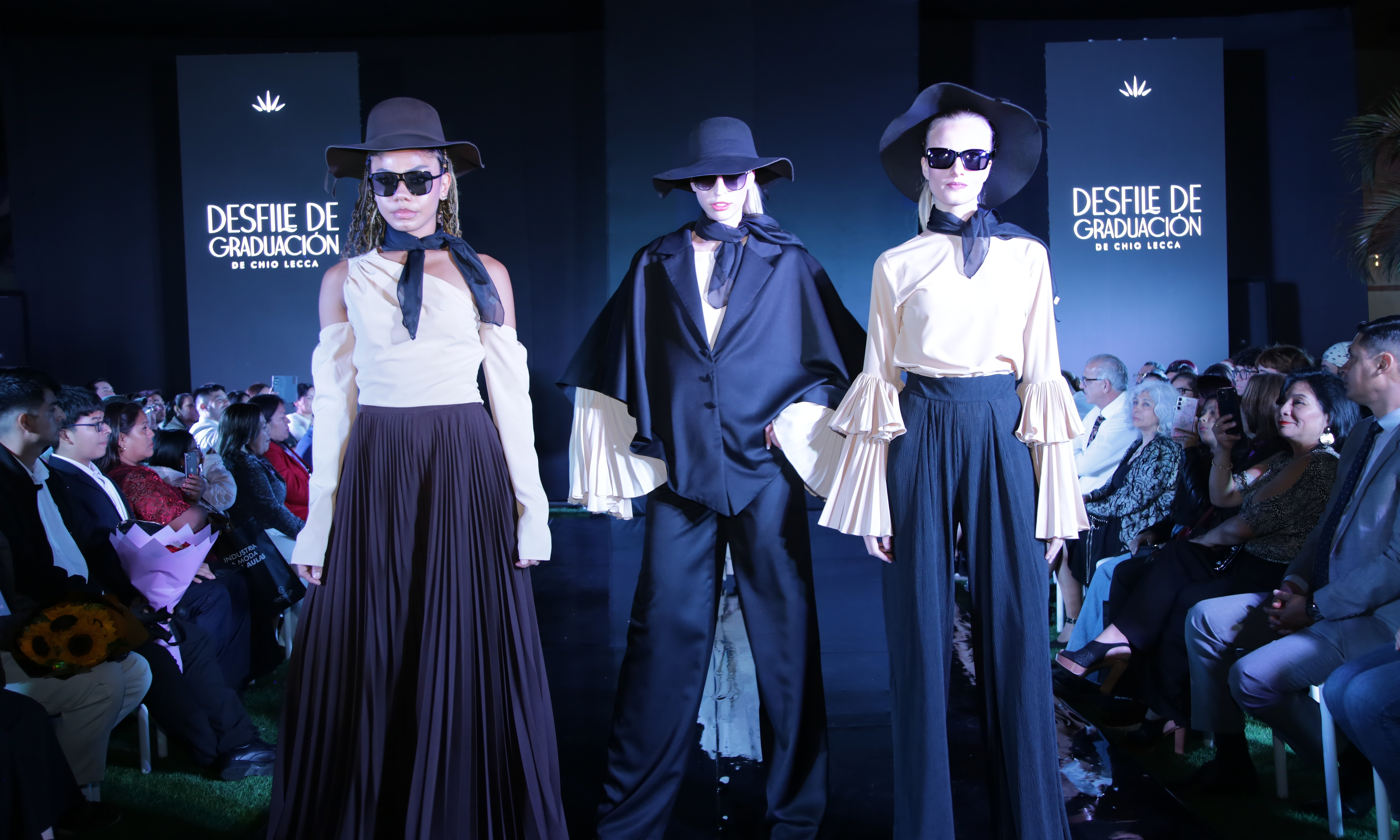 Desfile de Graduación 2024-2: Celebrando el Talento de Nuestros Nuevos Diseñadores